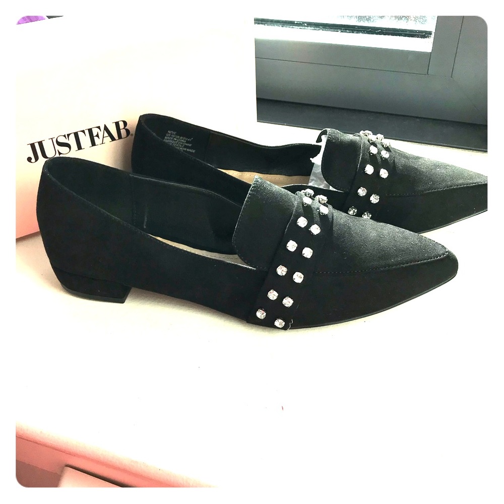 Slip on pointed toe loafers with bling